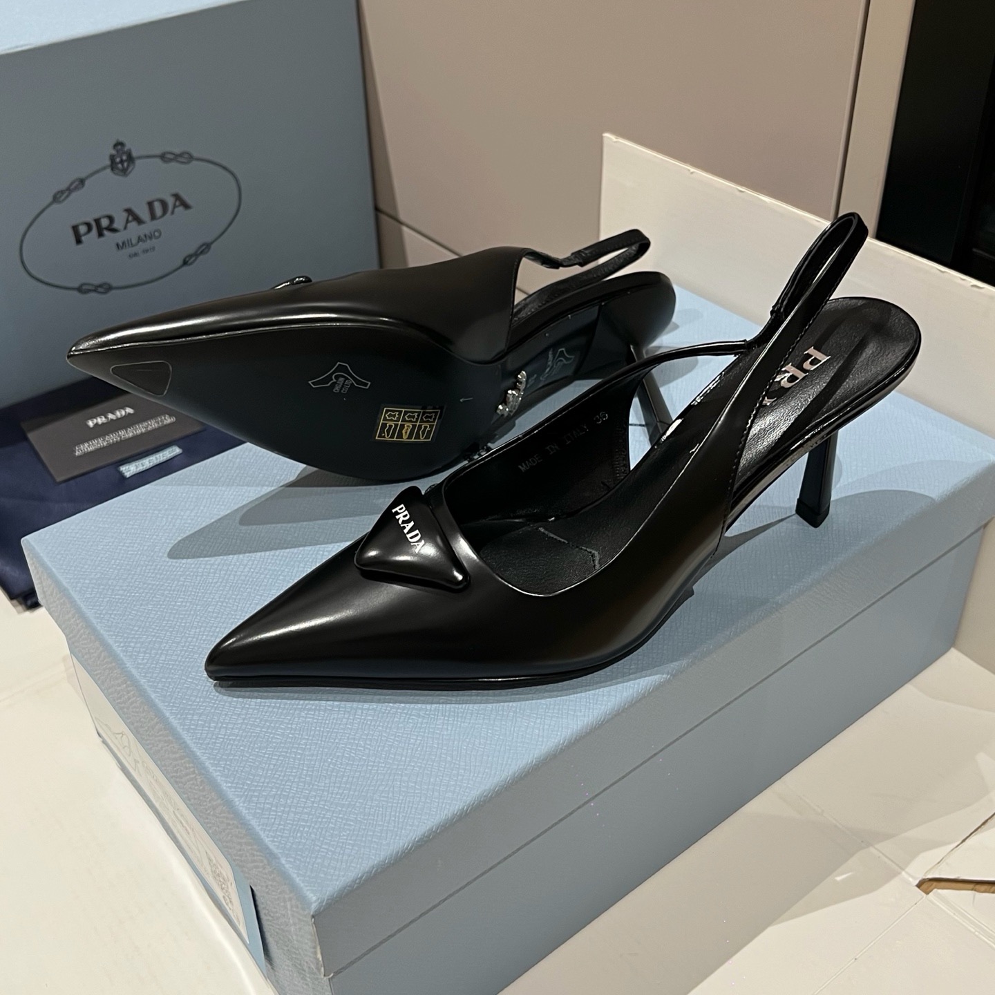 프라다 슬링백 굽 7.5cm (무광)