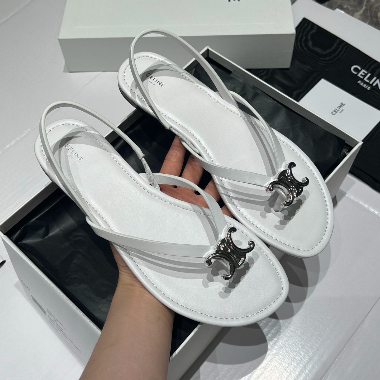 셀린느 쪼리 샌들