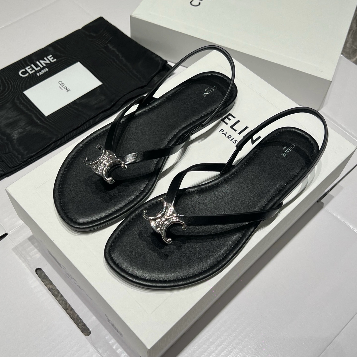 셀린느 쪼리 샌들