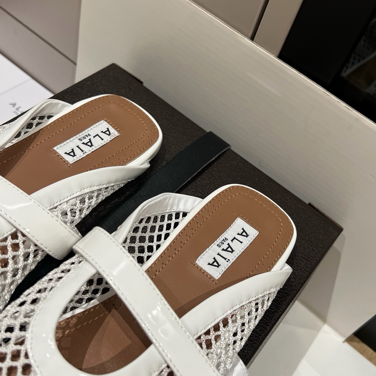 알라이아 플랫슈즈
