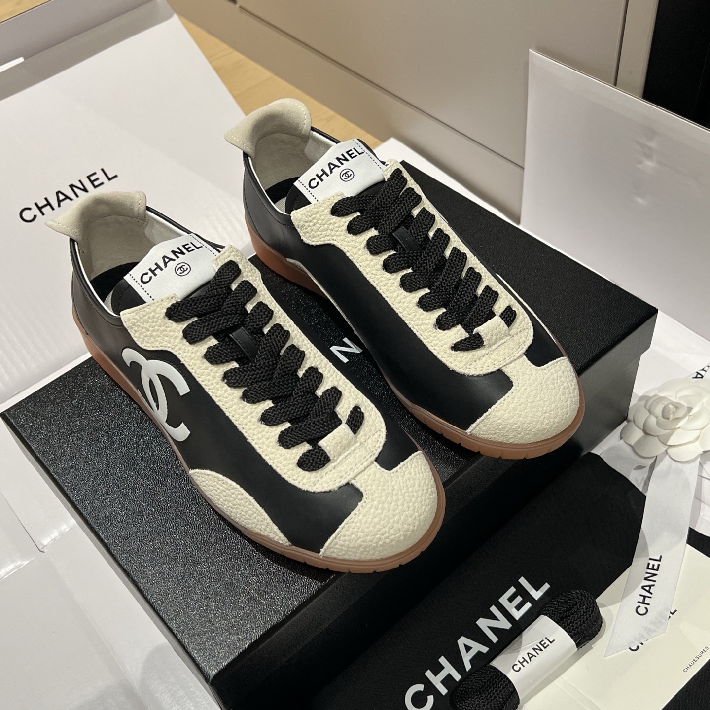 샤넬 cc 로고 스니커즈