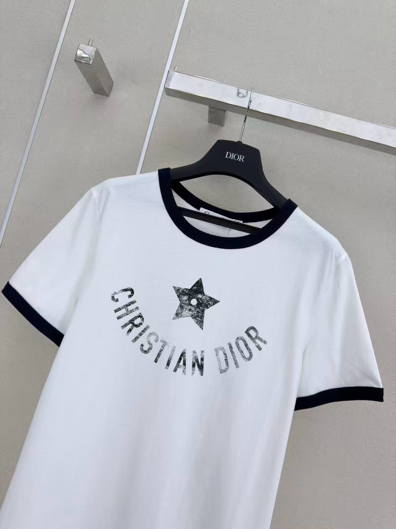 디올 티셔츠