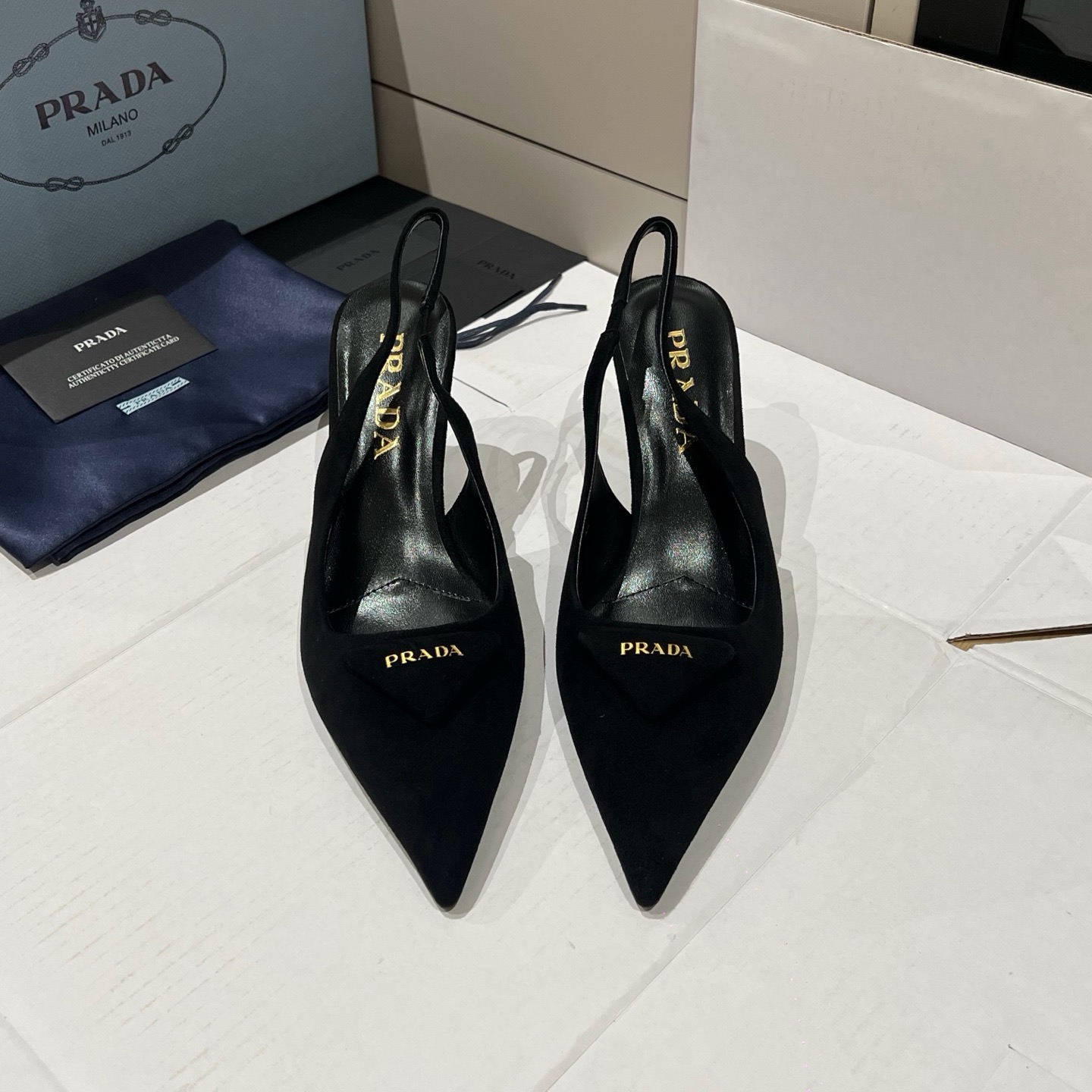 프라다 스웨이드 슬링백 굽 7.5cm