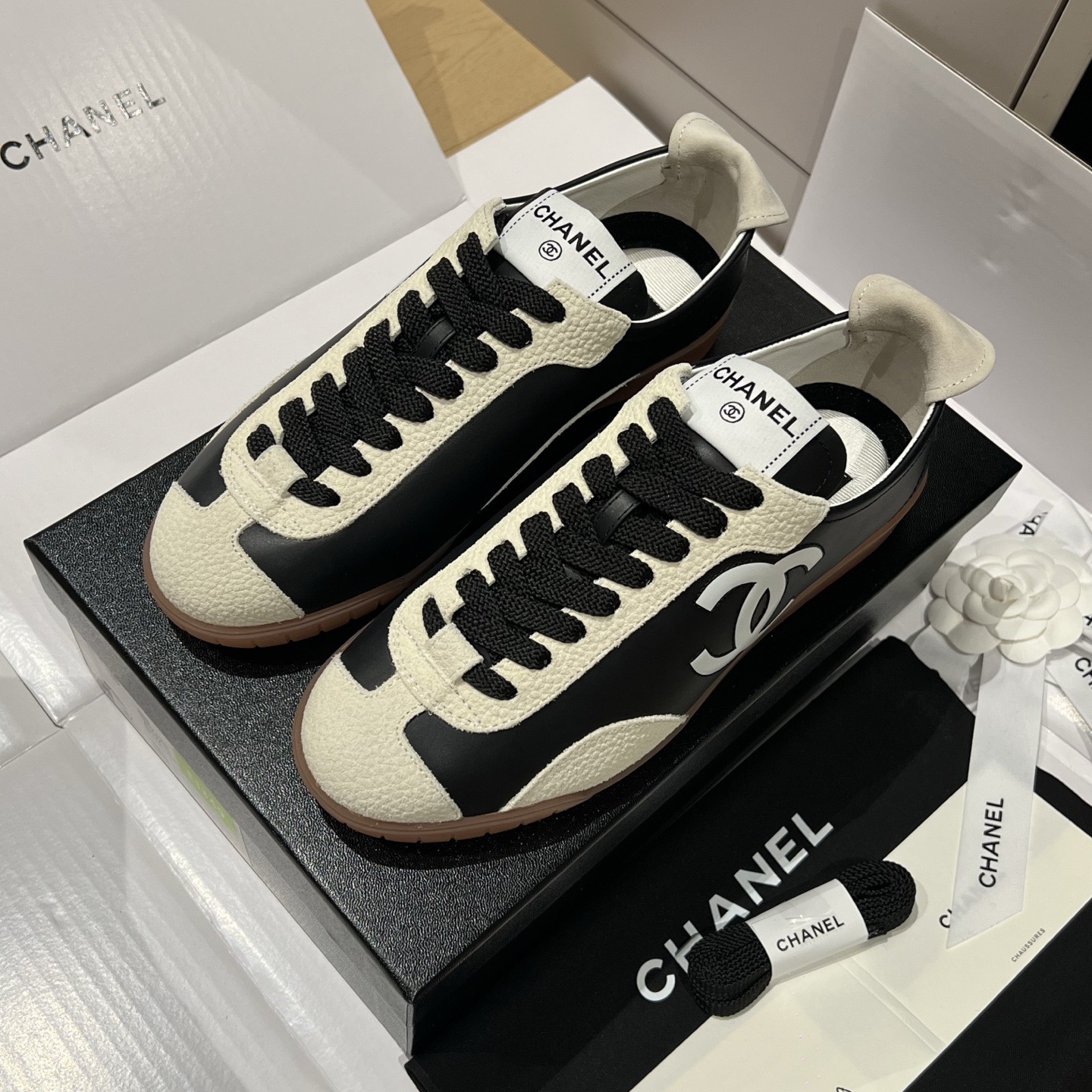 샤넬 cc 로고 스니커즈