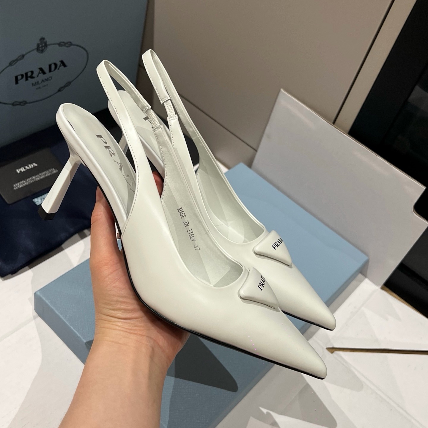 프라다 슬링백 굽 7.5cm (무광)