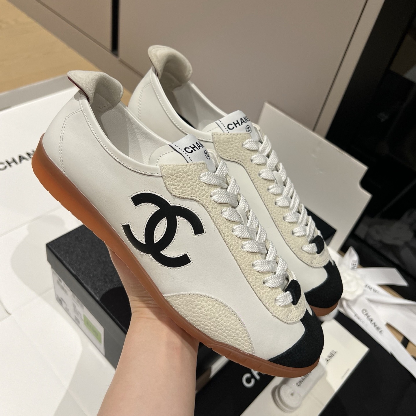 샤넬 cc 로고 스니커즈