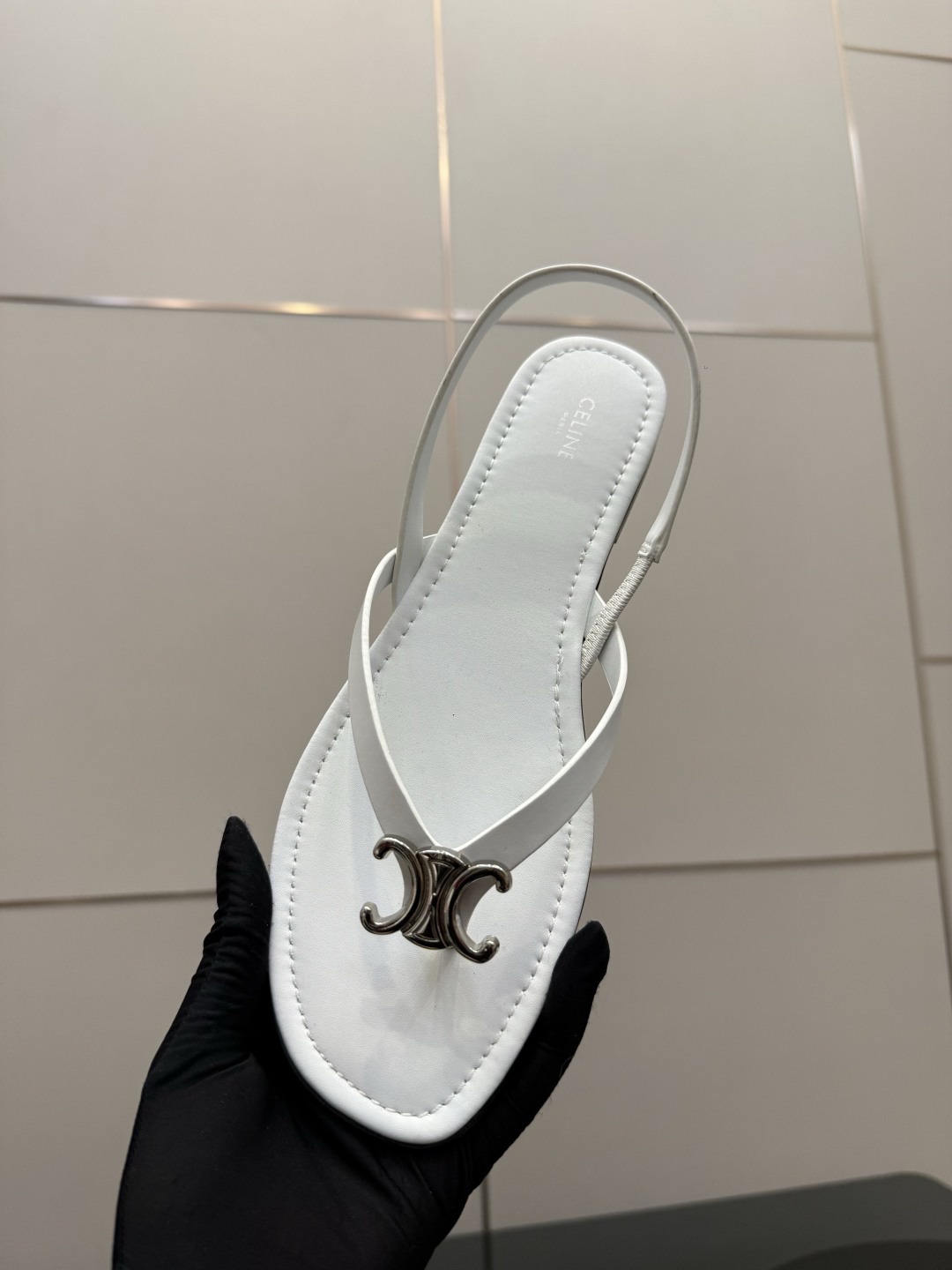 셀린느 비키 샌들 카프스킨