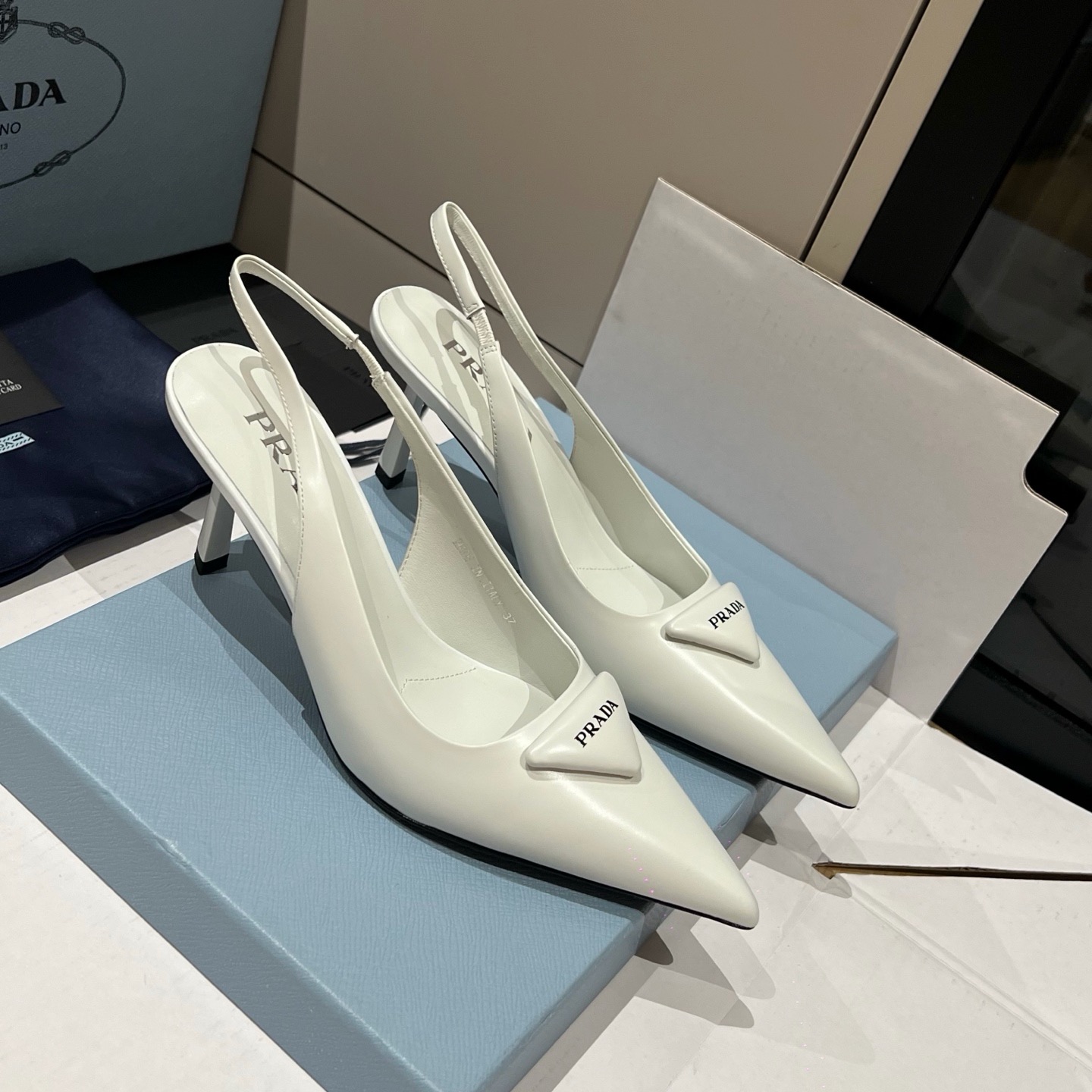 프라다 슬링백 굽 7.5cm (무광)