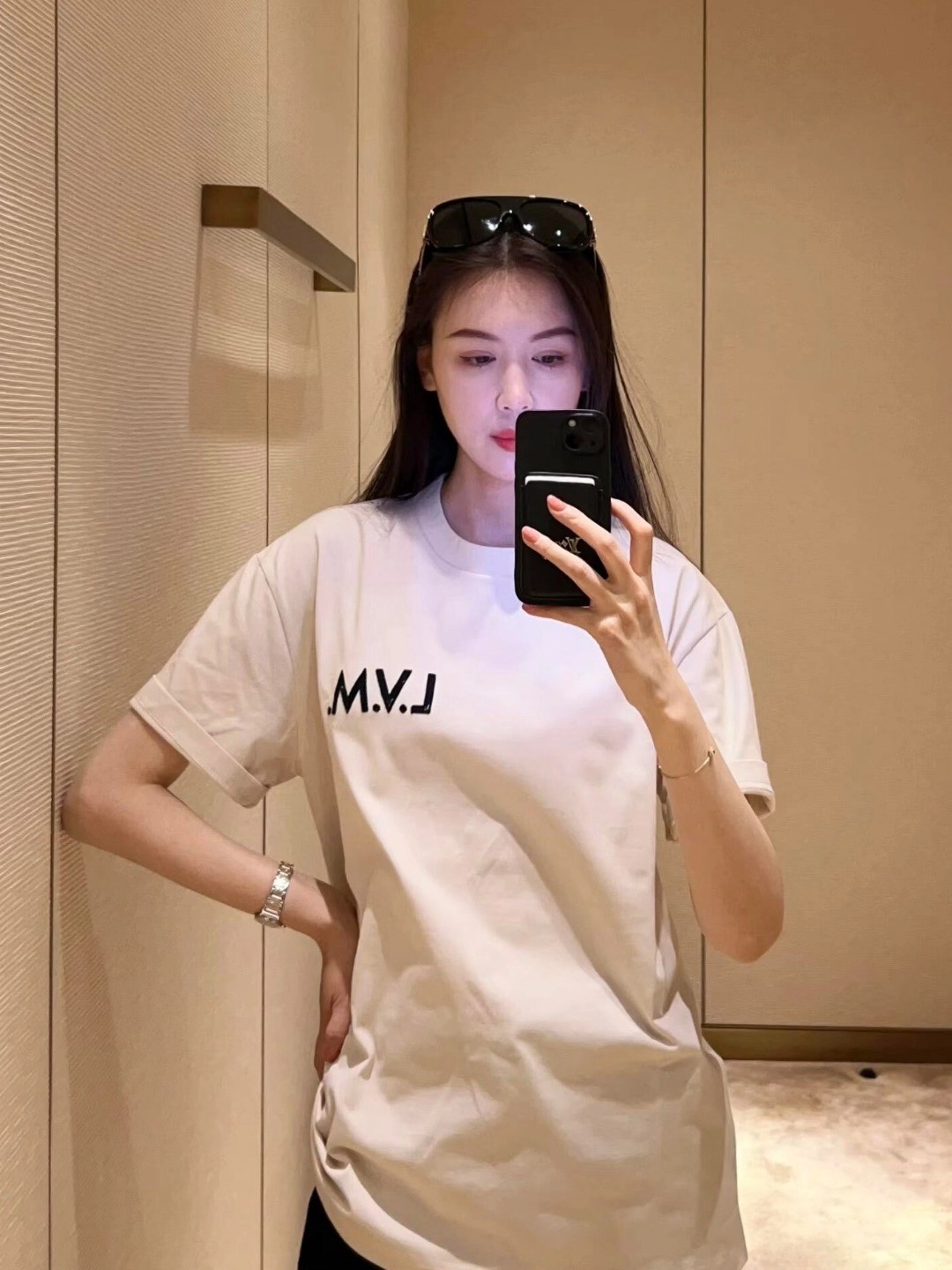 루이비통 맨즈 남여공용 로고 반팔티