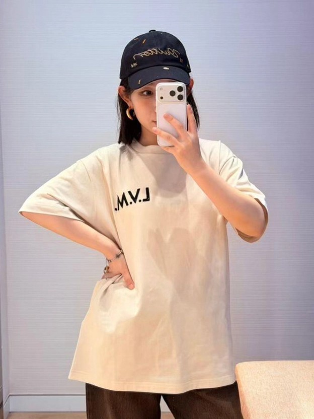 루이비통 맨즈 남여공용 로고 반팔티