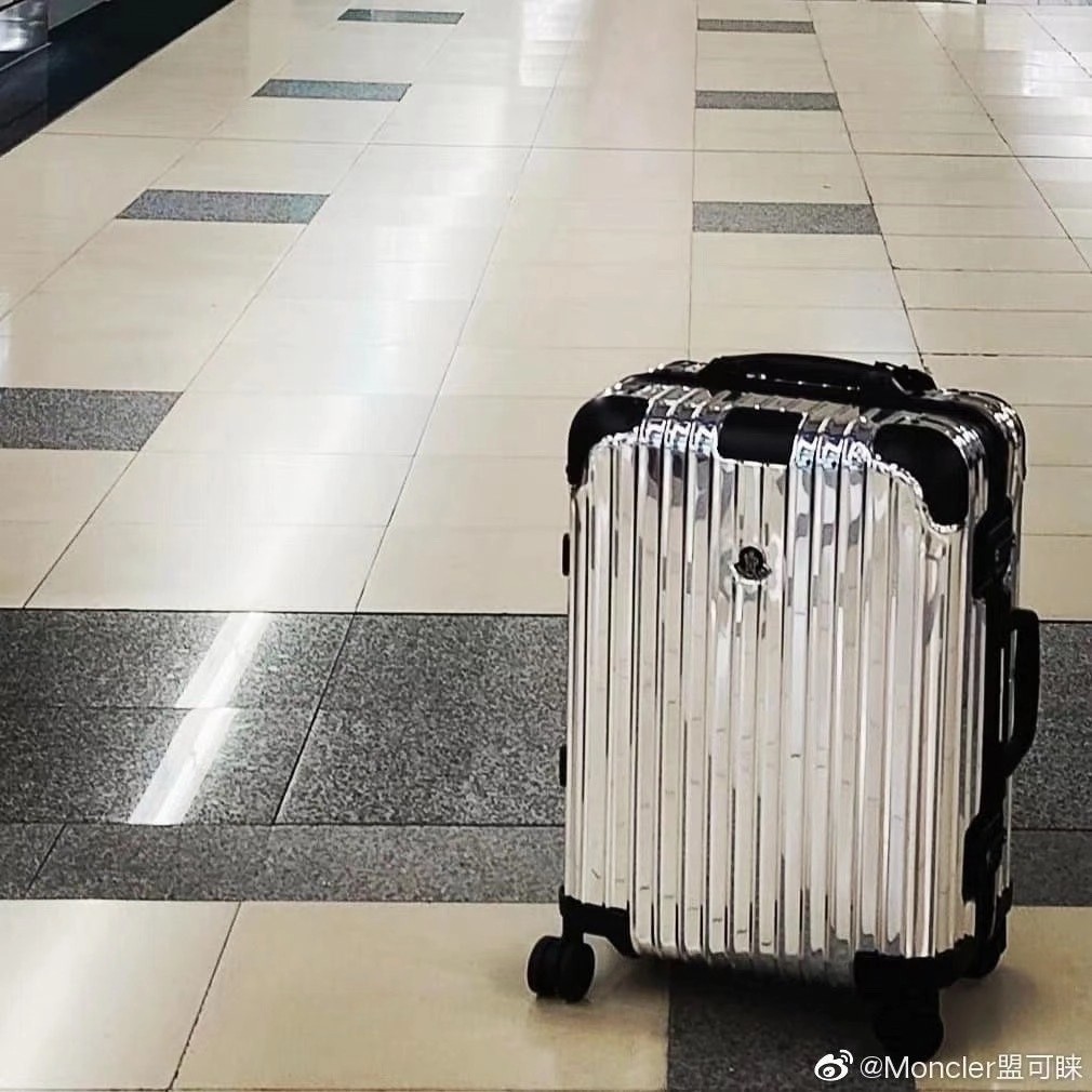 리모와X몽클레어 캐리어