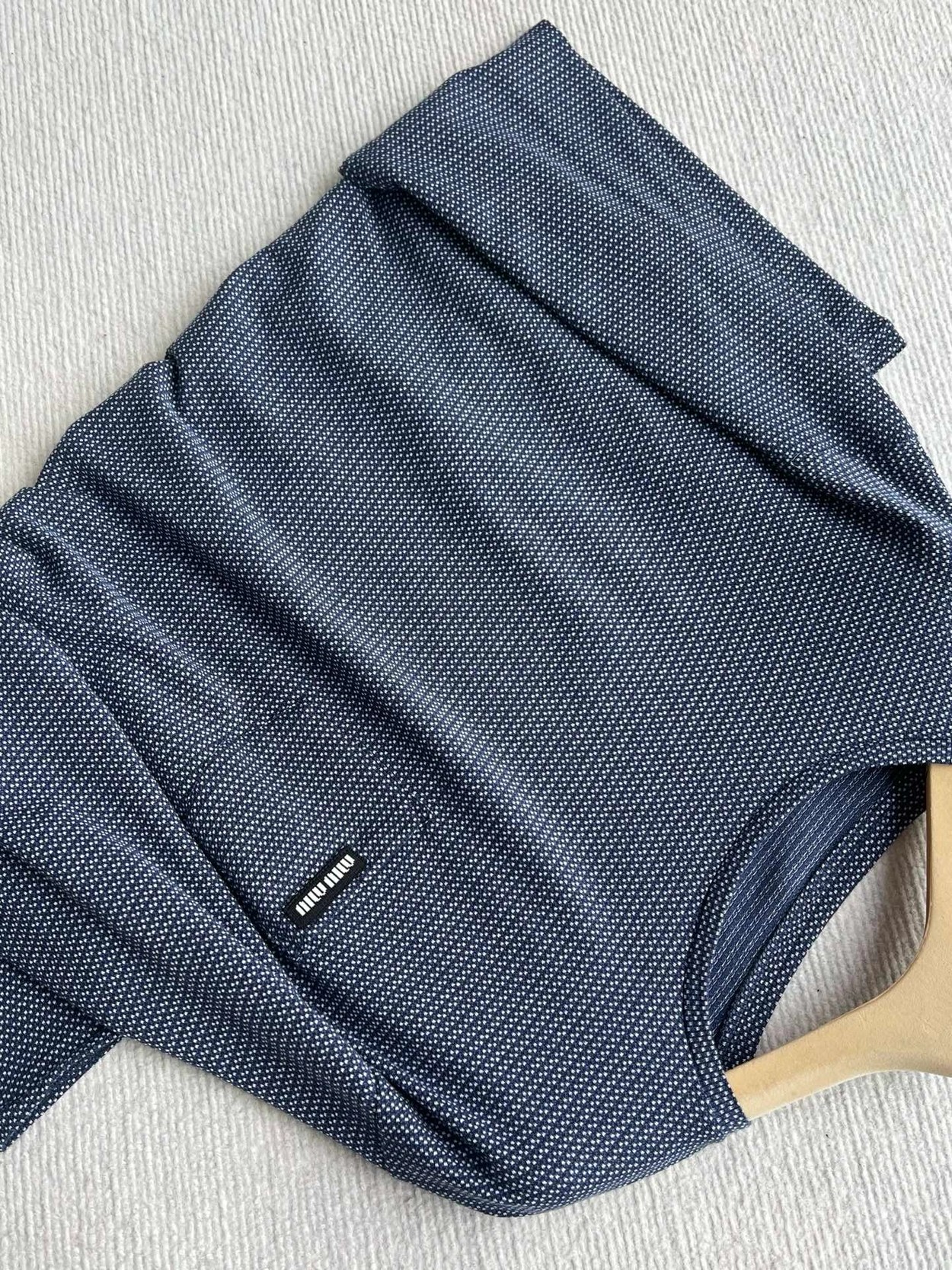 미우미우 남여공용 도트 티셔츠