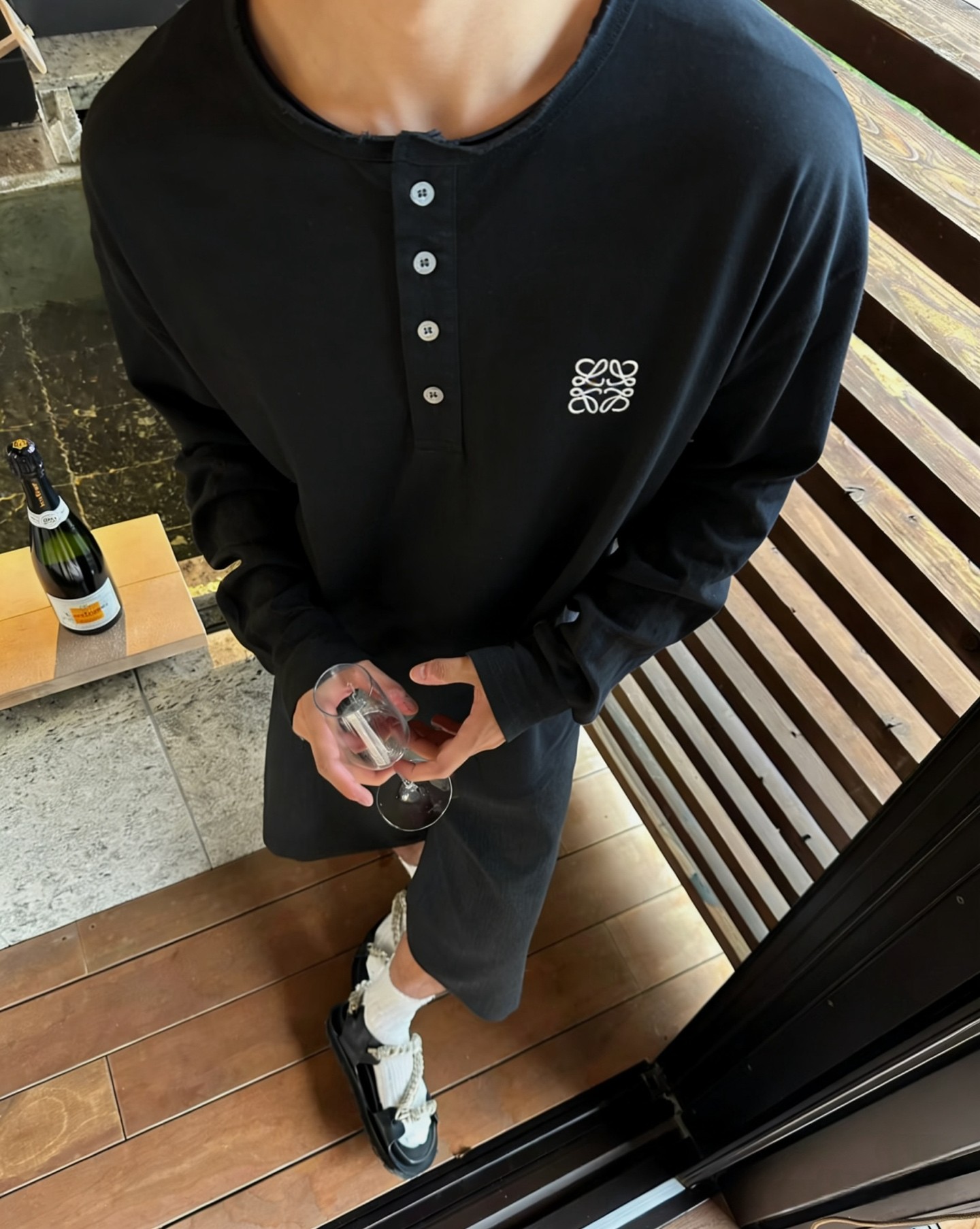 로에베 맨즈 로고 헨리넥 긴팔티