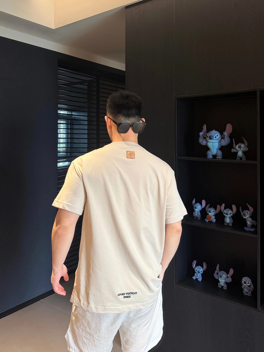 루이비통 맨즈 남여공용 로고 반팔티
