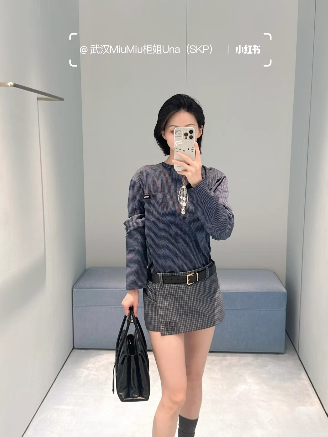 미우미우 남여공용 도트 티셔츠