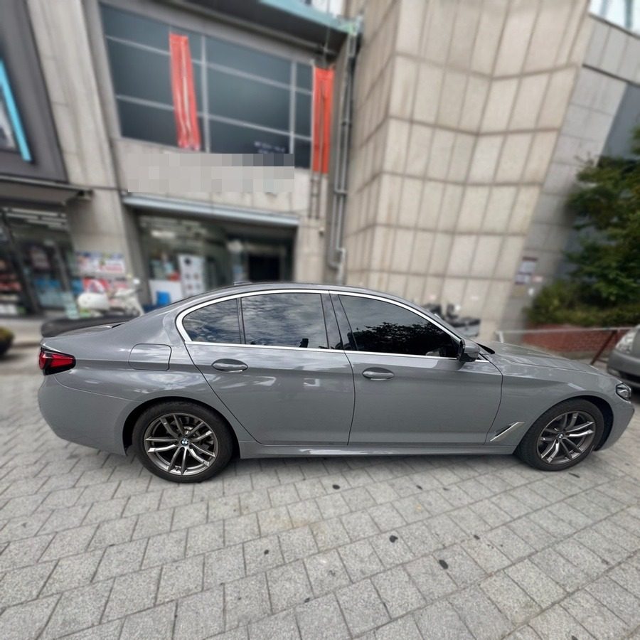 04_중고차-BMW5시리즈-우측면-optimized.jpg