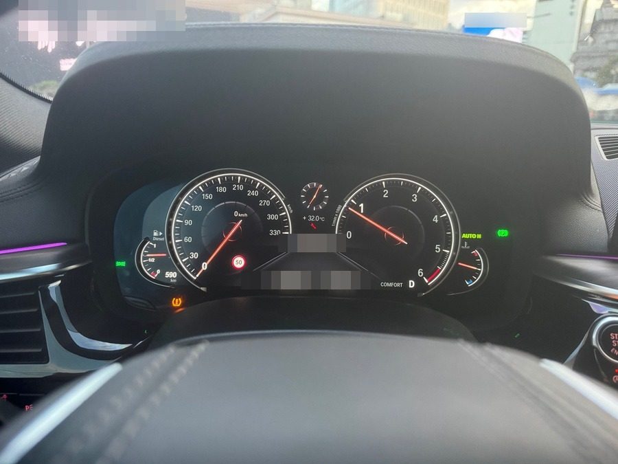02_중고차-BMW5시리즈-계기판-optimized.jpg