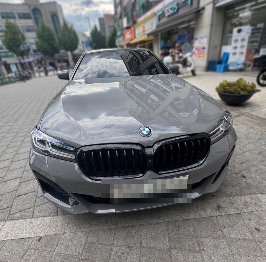 01_썸네일_중고차-BMW5시리즈-정면-optimized.jpg