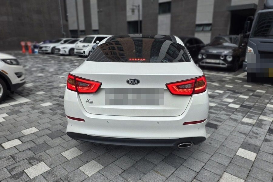 06_중고차-K5-후면-optimized.jpg