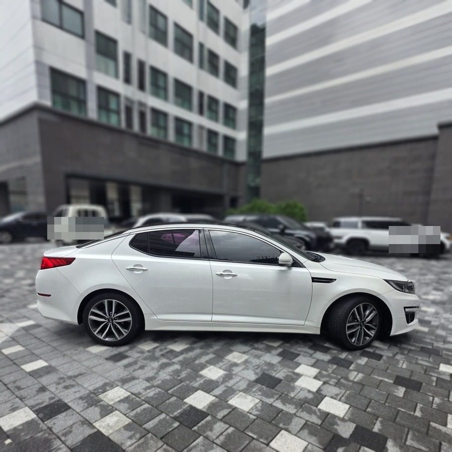 02_중고차-K5-우측면-optimized.jpg