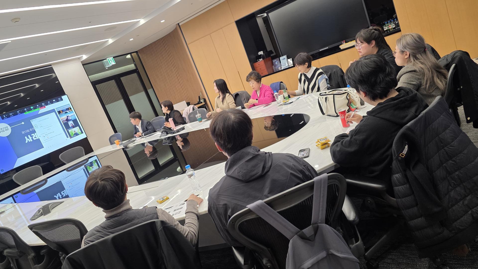 8f87788b54064.jpg