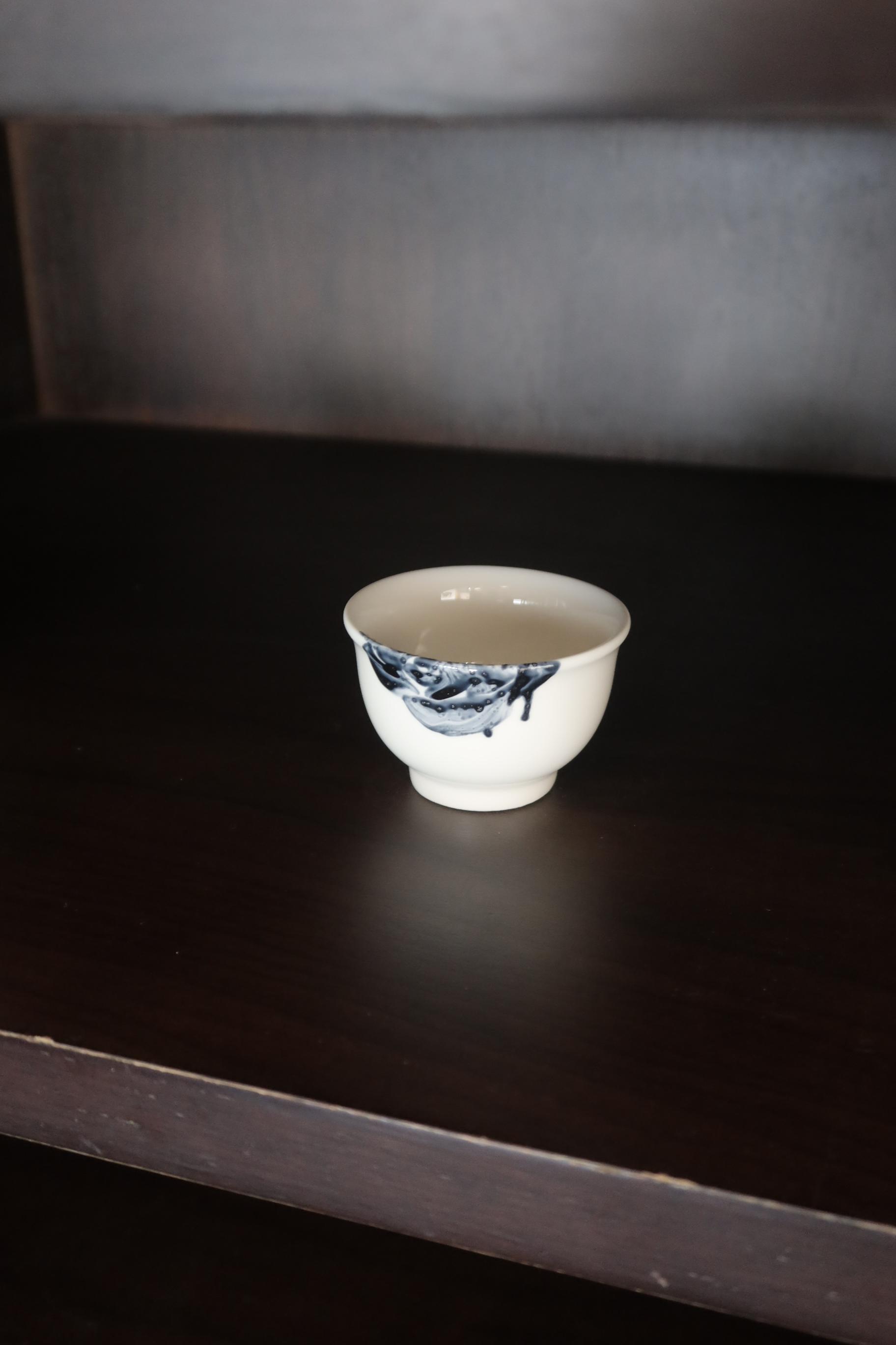 Roses in Flux / Tea & Sake Cup Set by Mond Kim