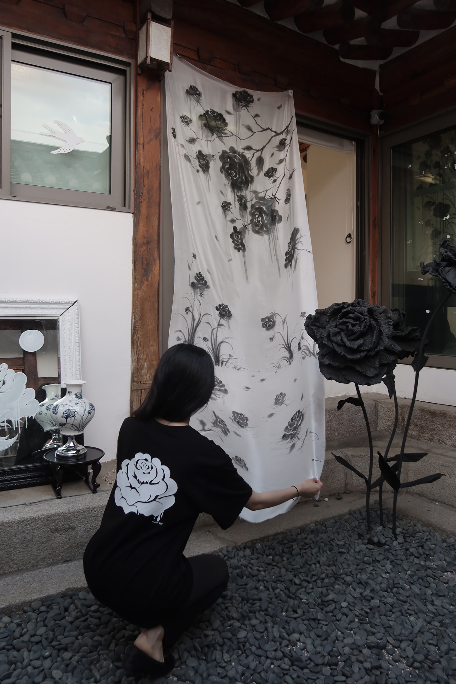 Roses in Flux / Studio T-shirt / Edition 01