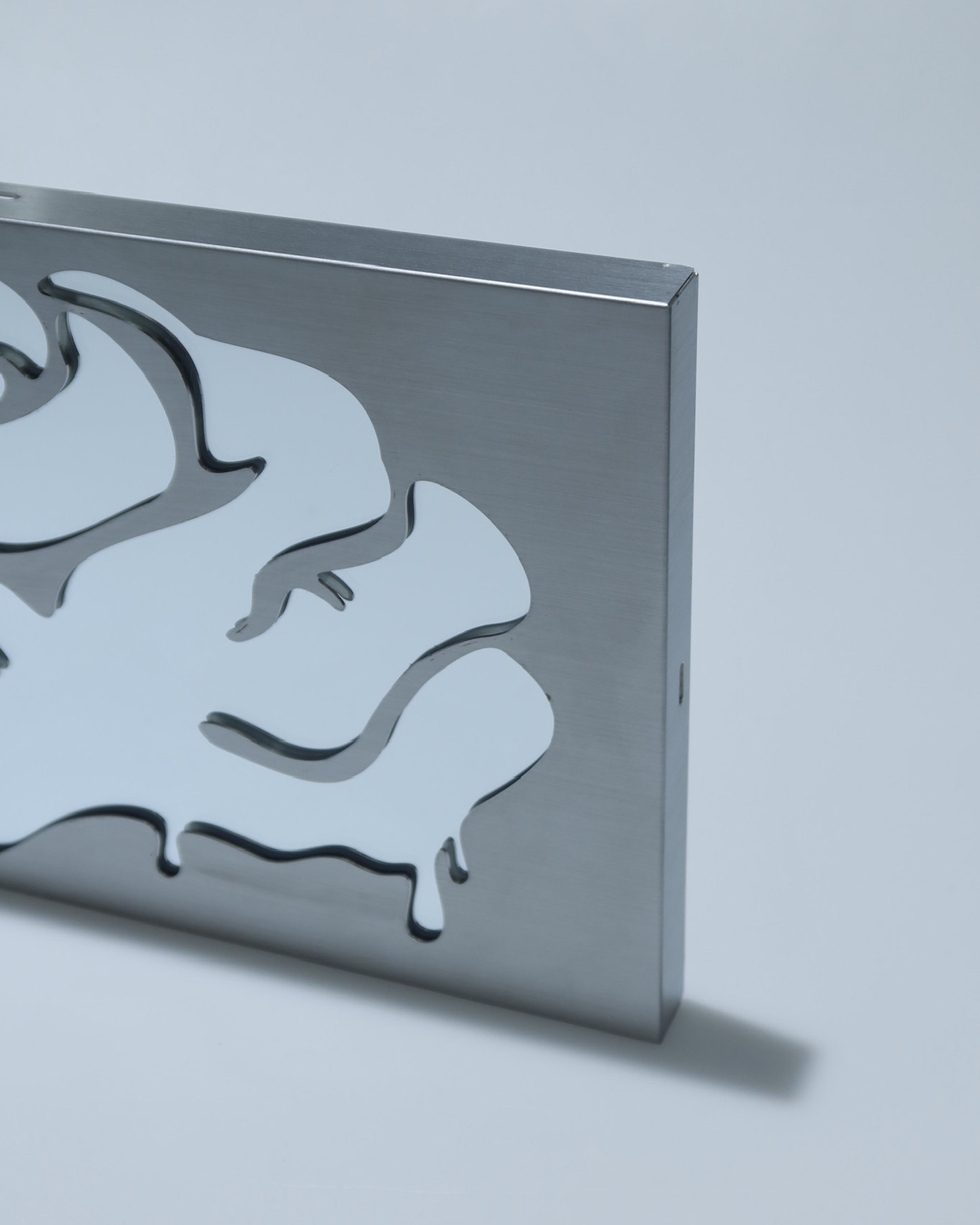 [Pre-order ~6.7] Roses in Flux / Silver Mirror / Edition 01 by Mond Kim