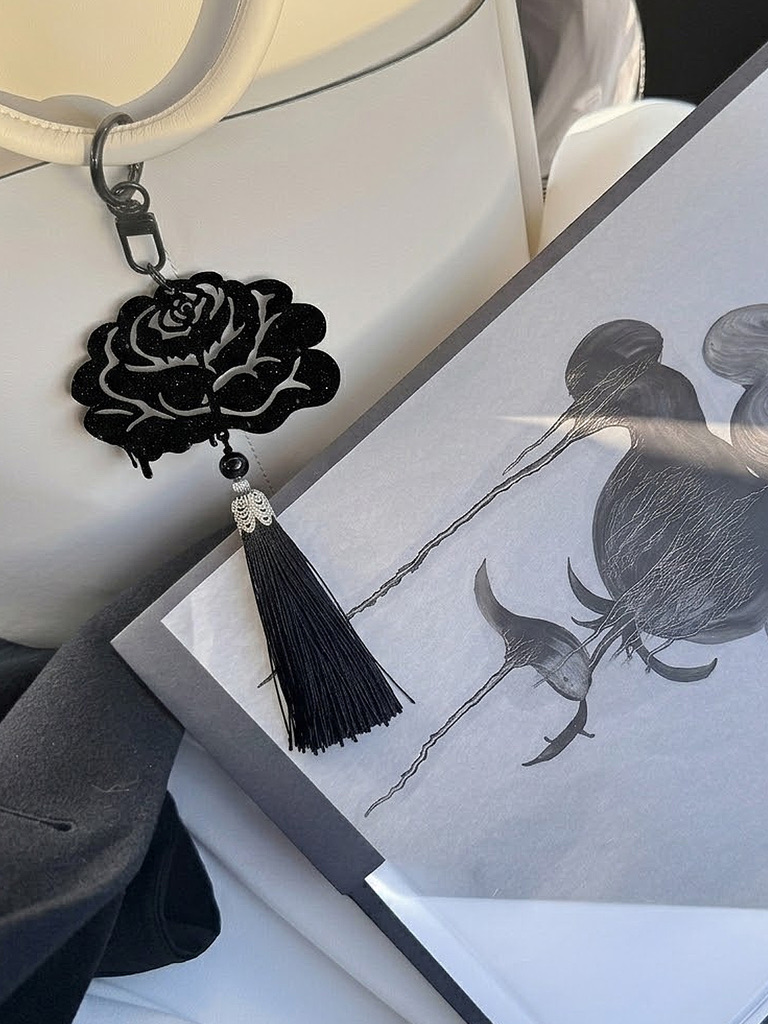 Roses in Flux / Norigae Keychain / Edition 01 by Mond Kim