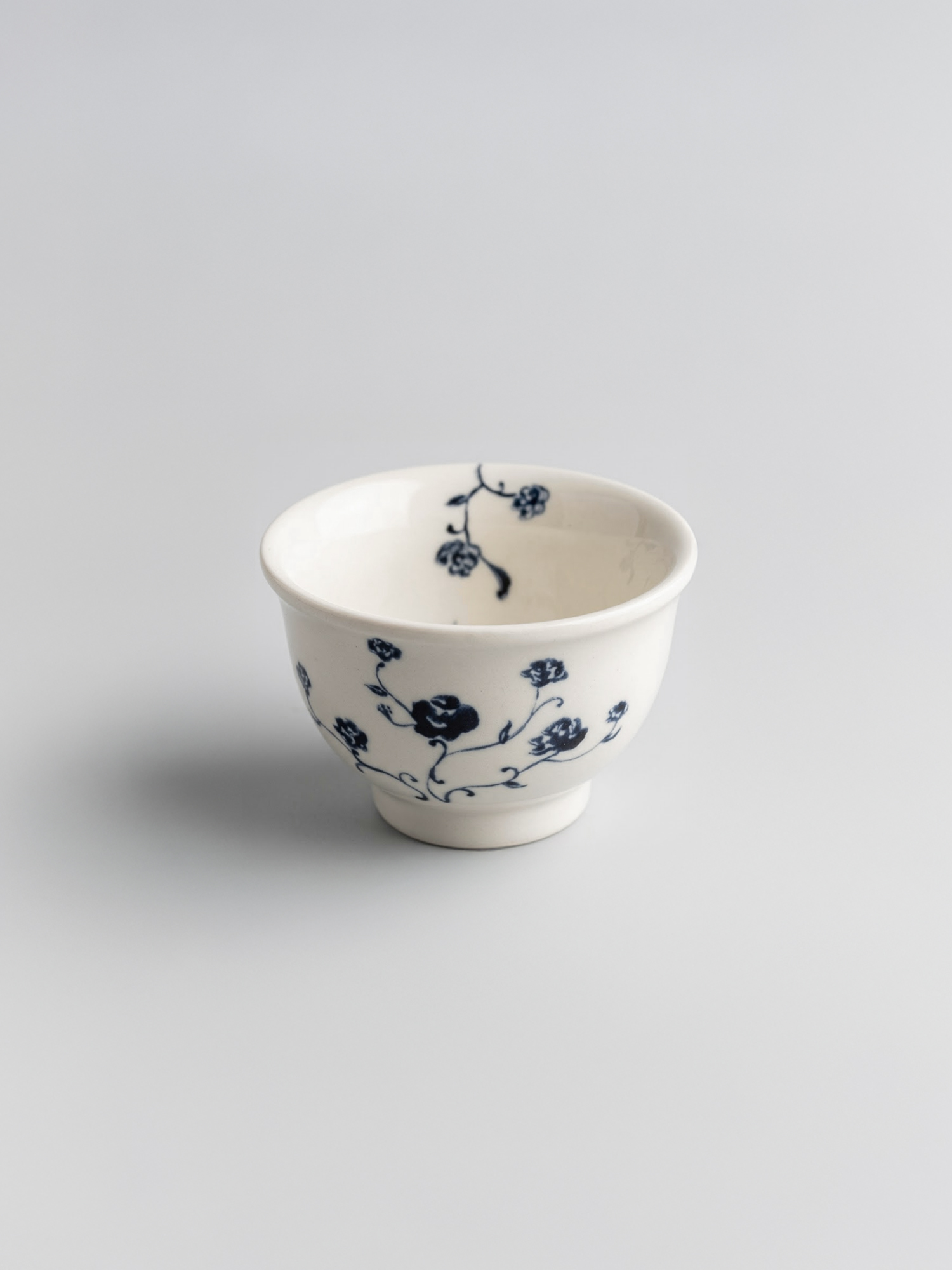 Roses in Flux / Tea & Sake Cup Set by Mond Kim
