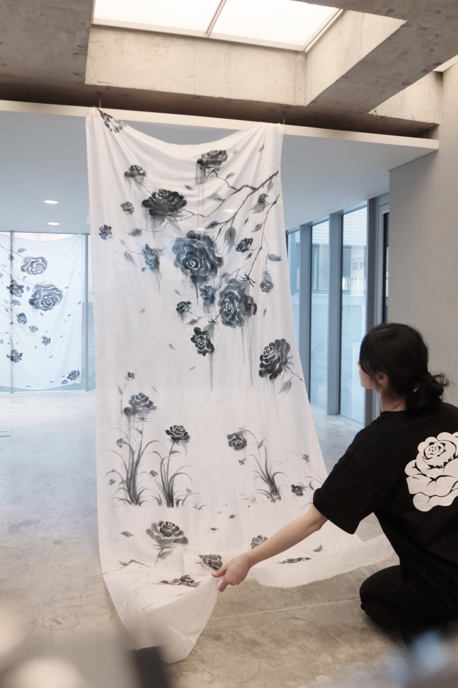 [Pre-order ~6.7] Roses in Flux / Studio T-shirt / Edition 01