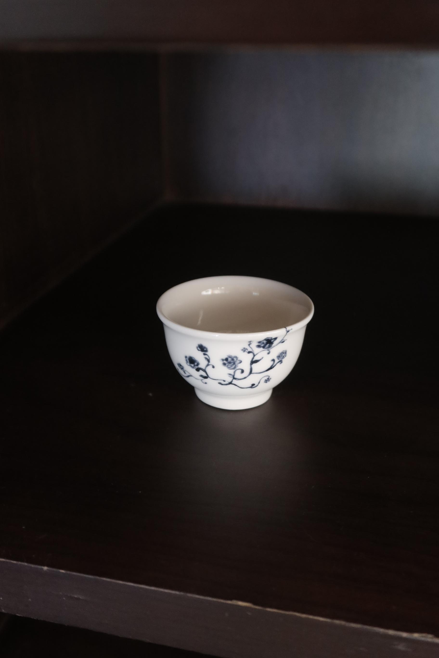 Roses in Flux / Tea & Sake Cup Set by Mond Kim