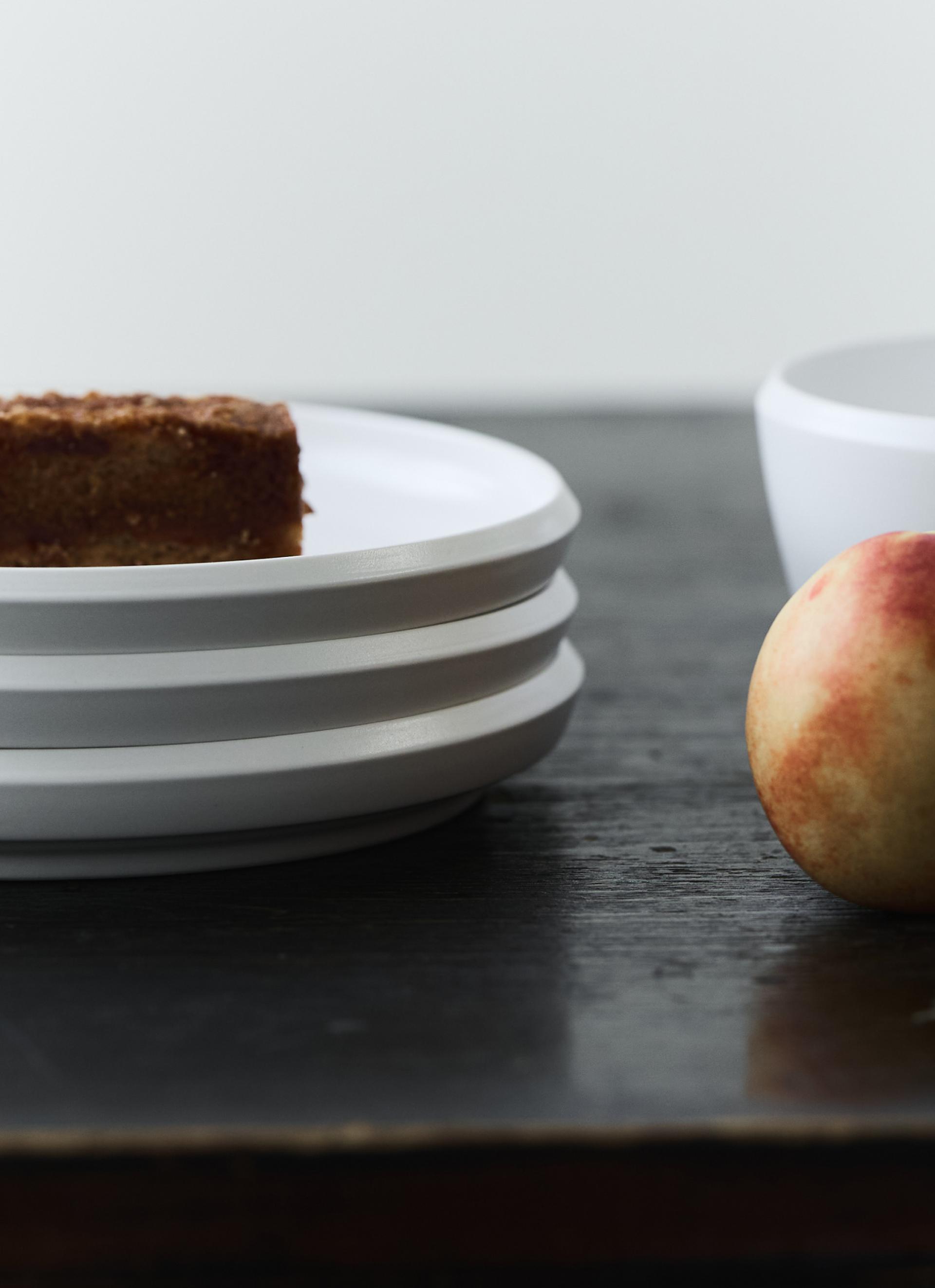 RIM PLATE (2 SIZES, 2 COLORS)