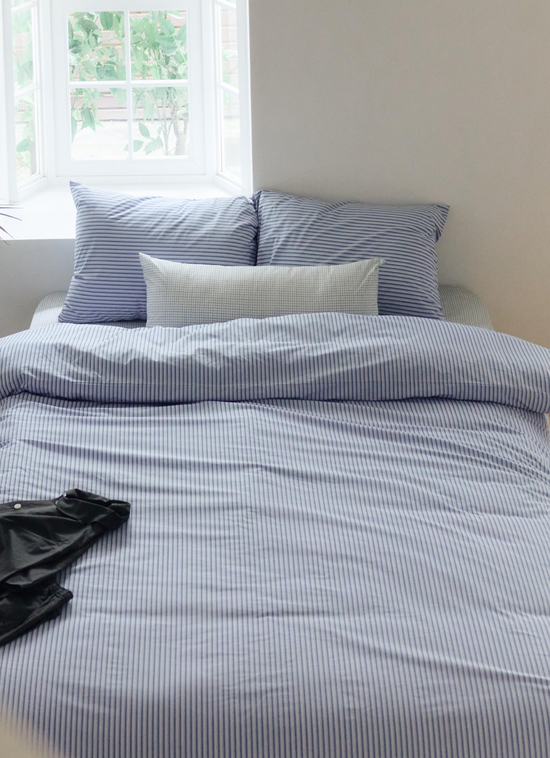 PILLOWCASE - THIN STRIPE AQUA / 2 SIZES