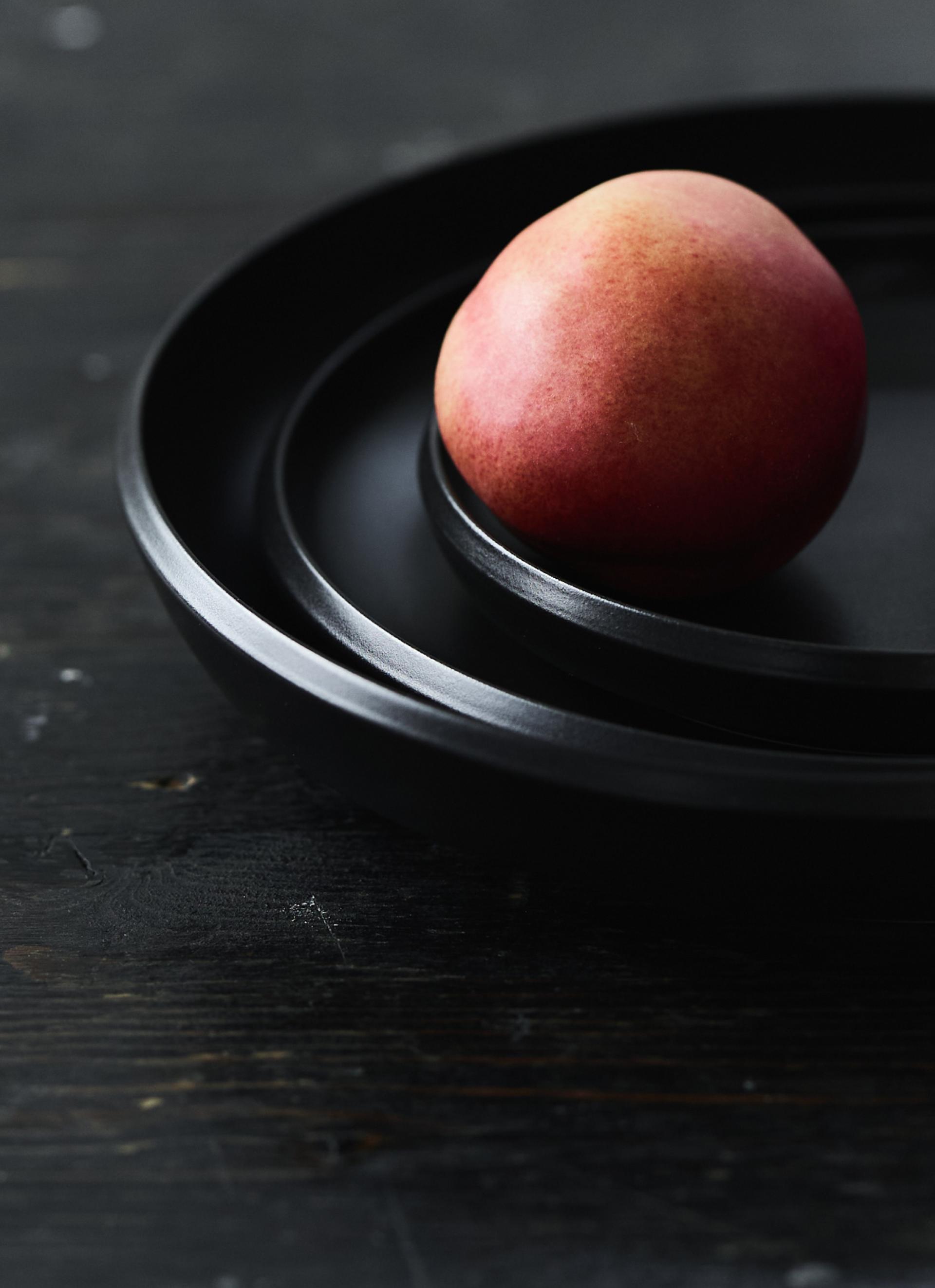 RIM PLATE (2 SIZES, 2 COLORS)