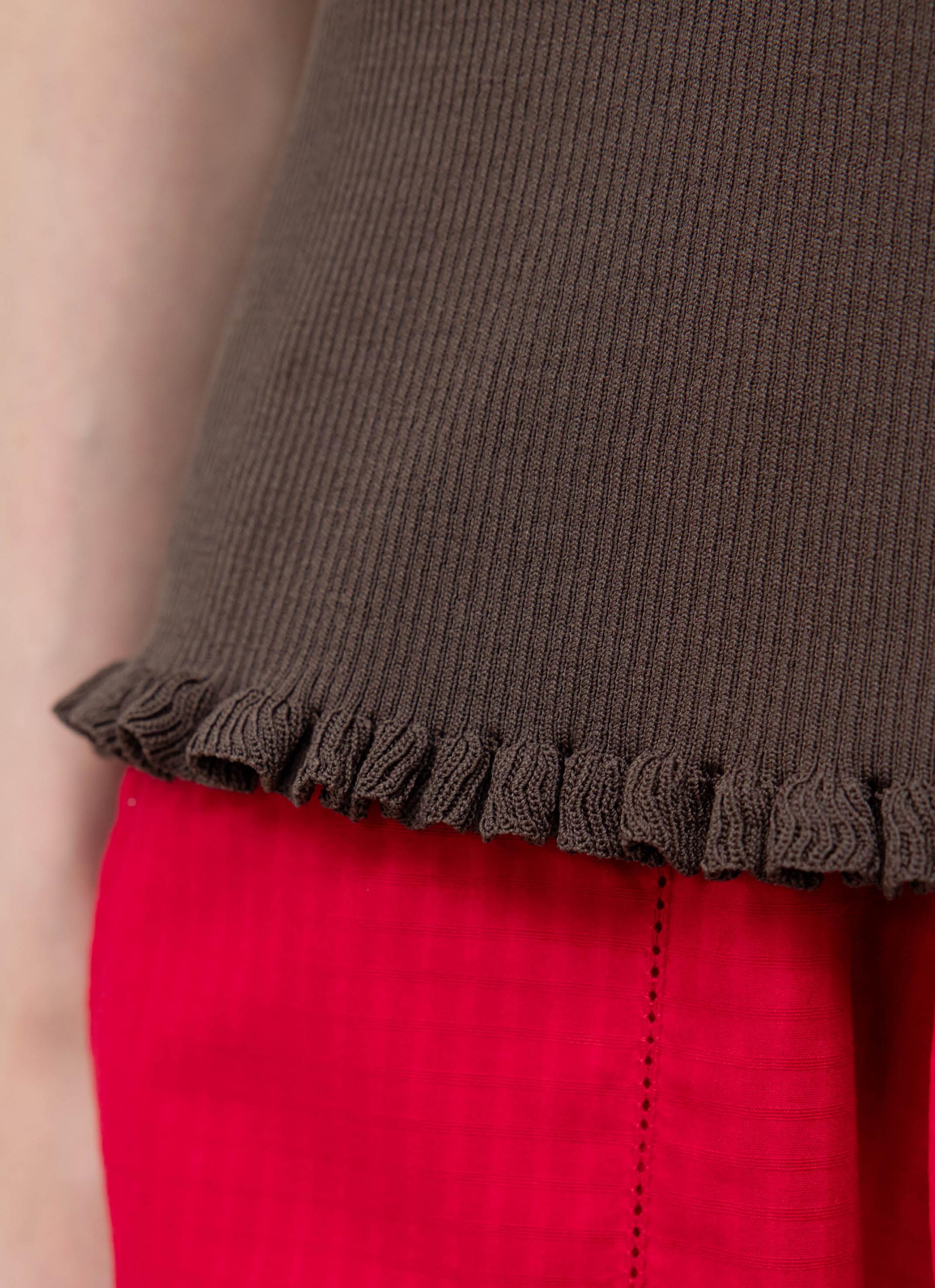 26SS RIBBED FRILL SLEEVELESS / BROWN