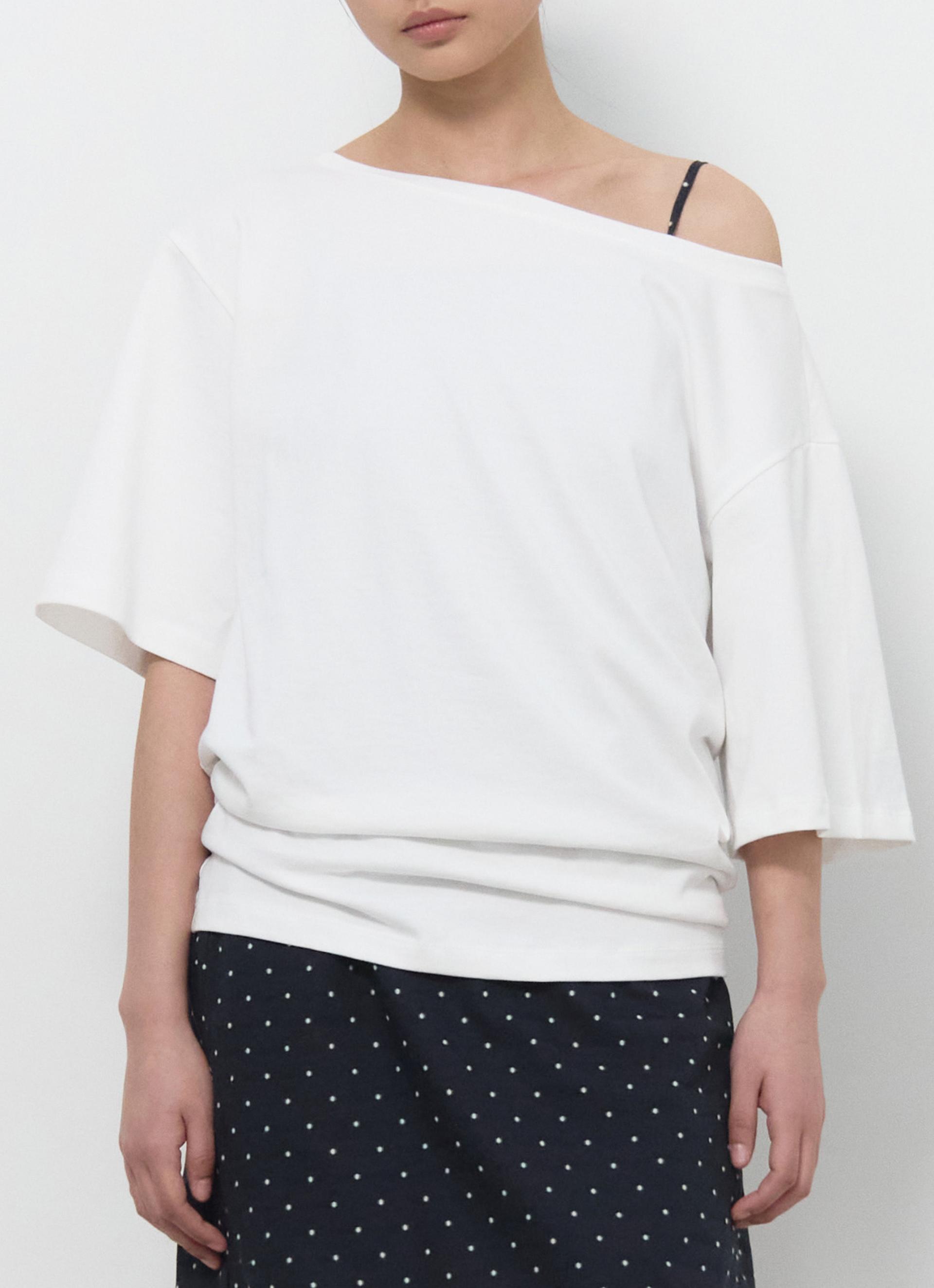 26SS UNBALANCE OFF SHOULDER TOP / WHITE