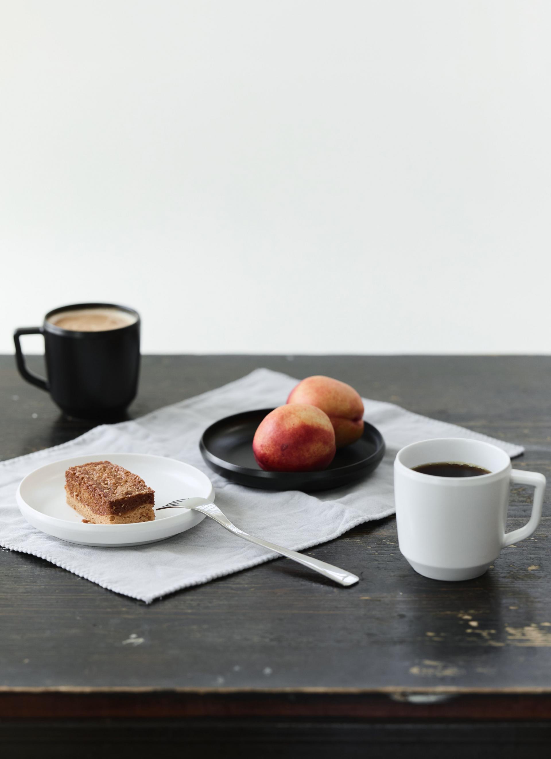 RIM MUG (2 COLORS)