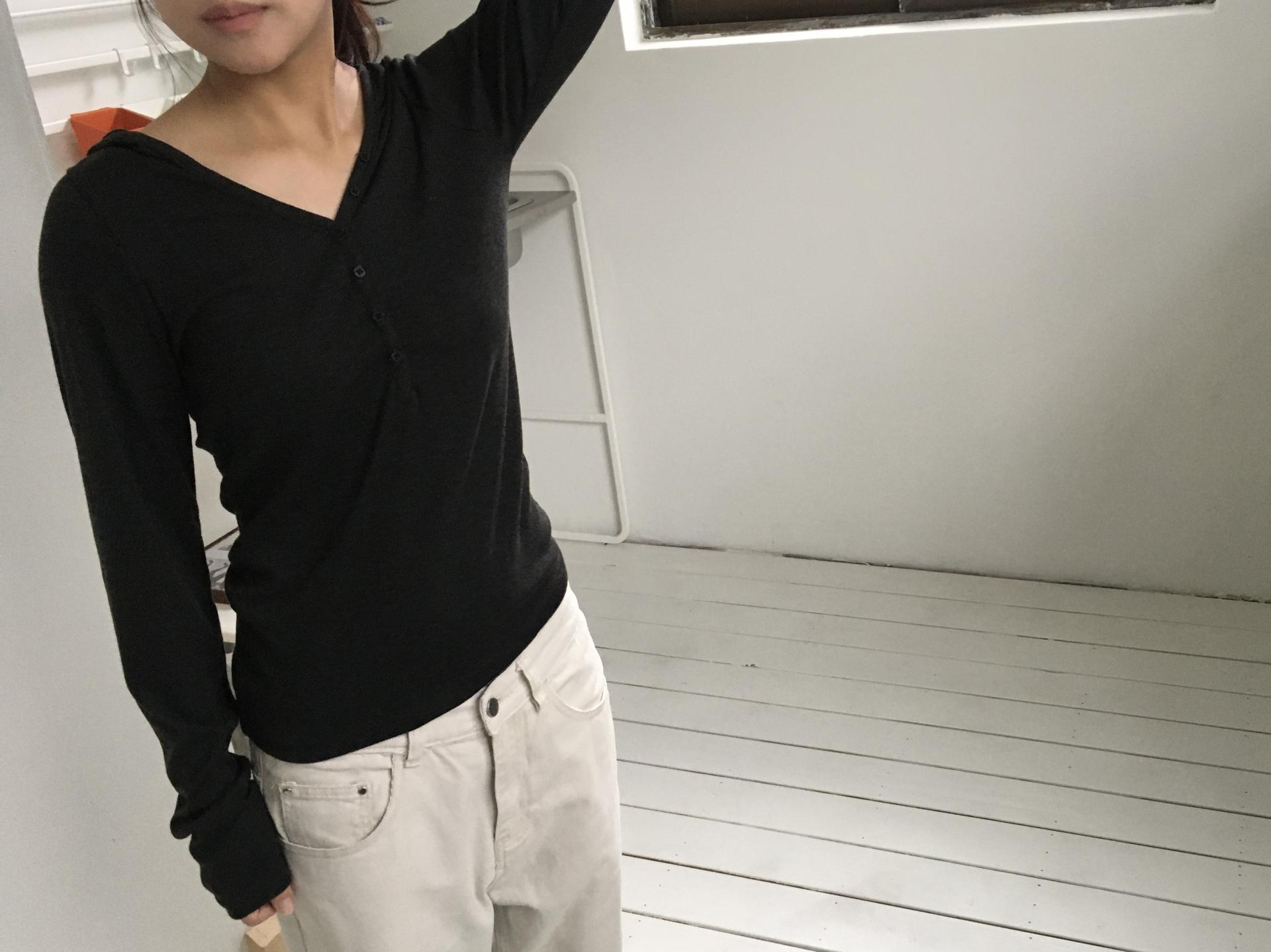 henley neck loose fit hood