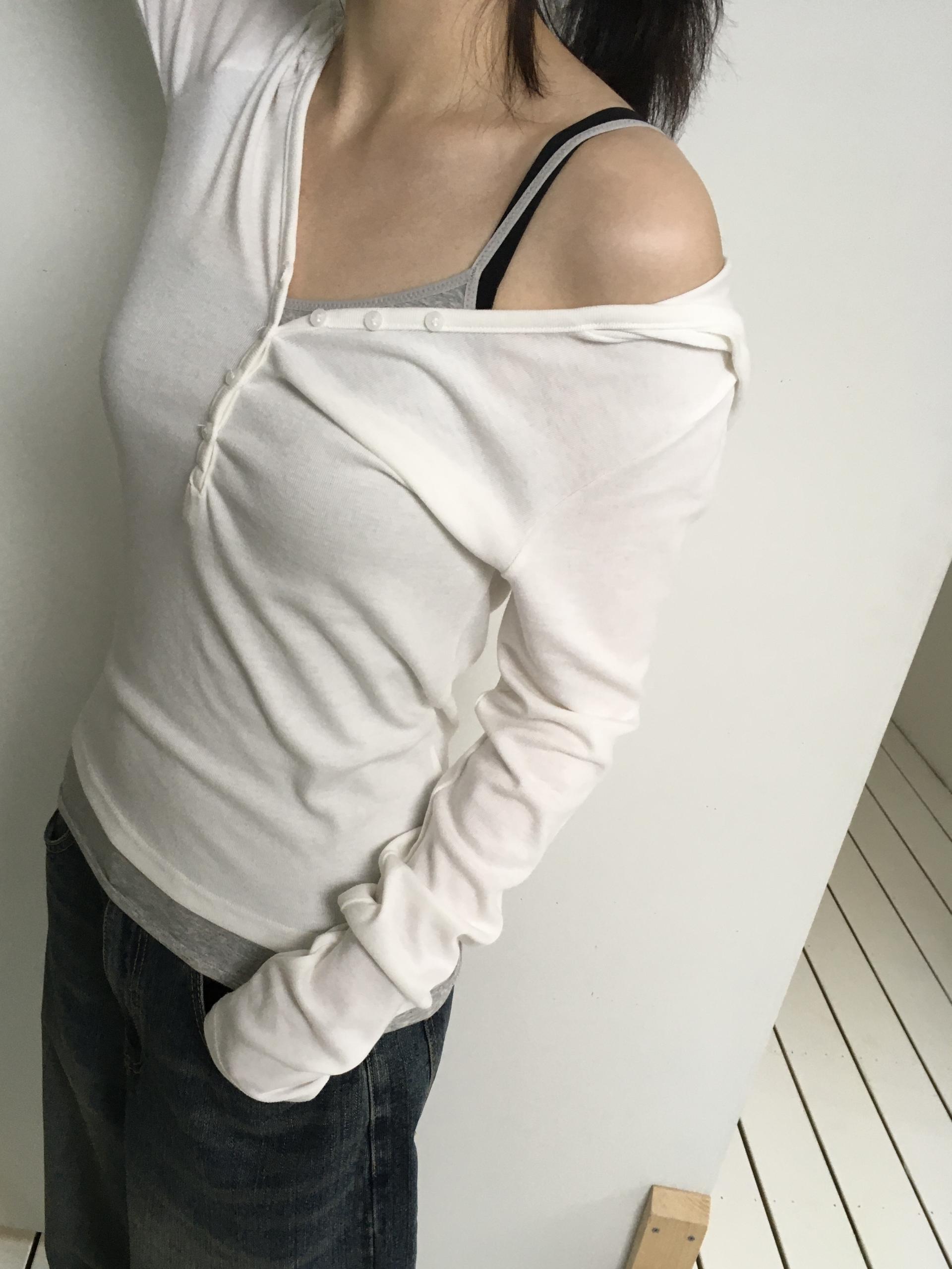 henley neck loose fit hood