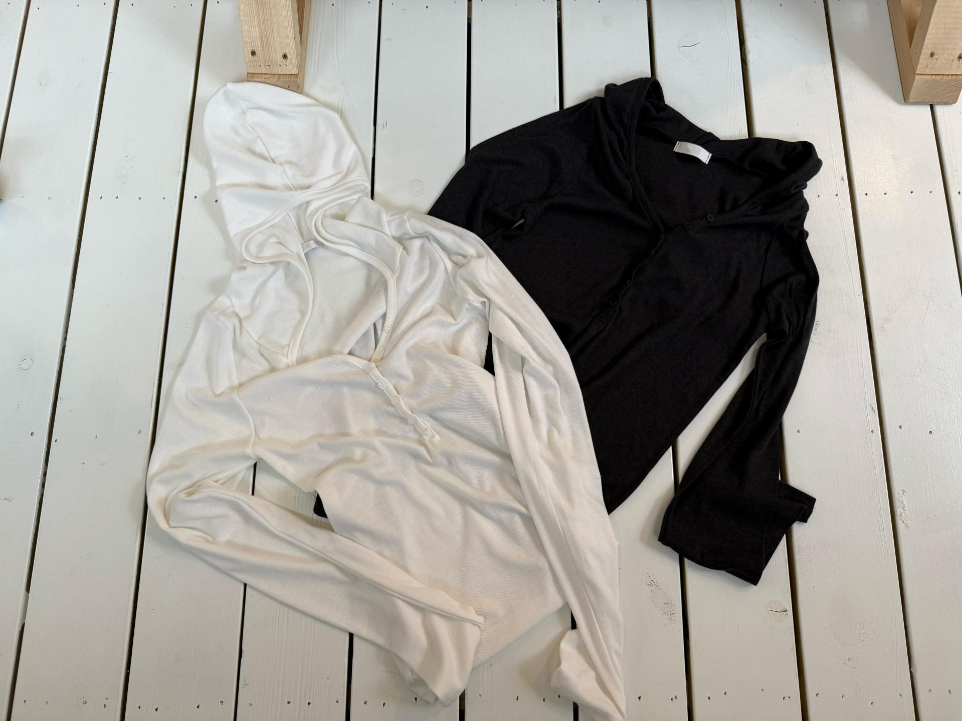 henley neck loose fit hood