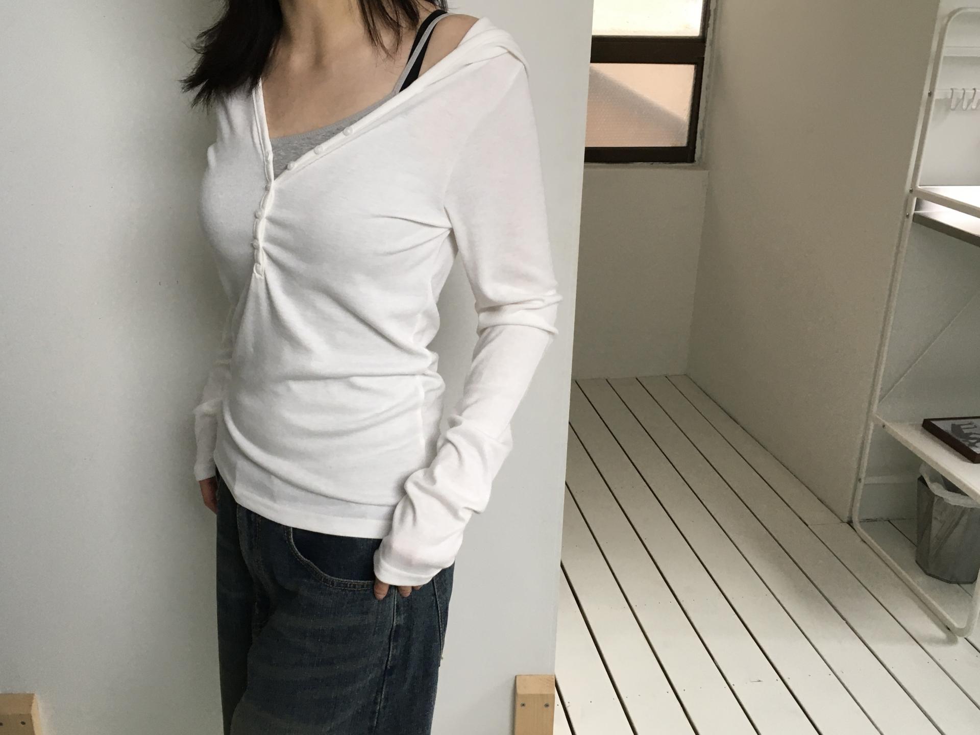 henley neck loose fit hood