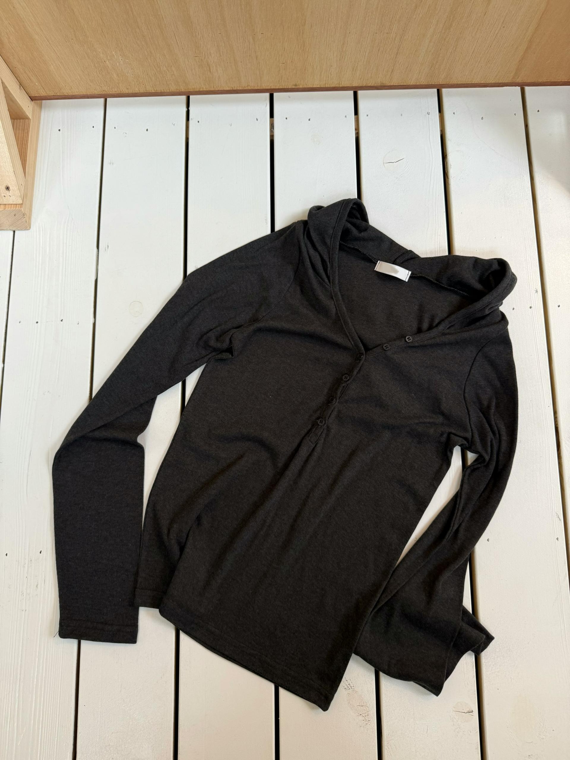 henley neck loose fit hood
