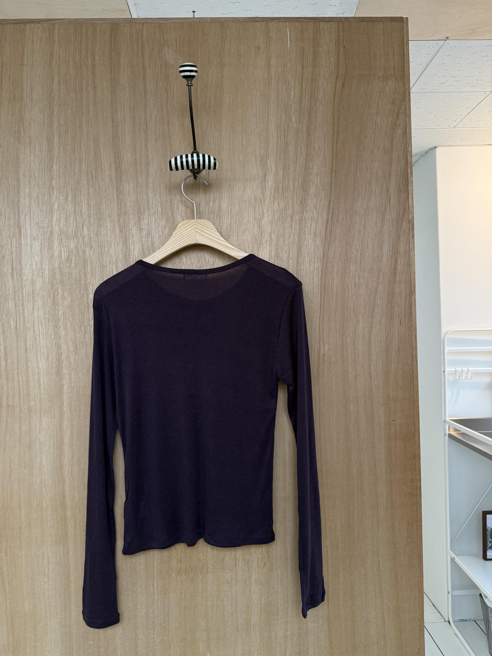 purple button long-sleeveless