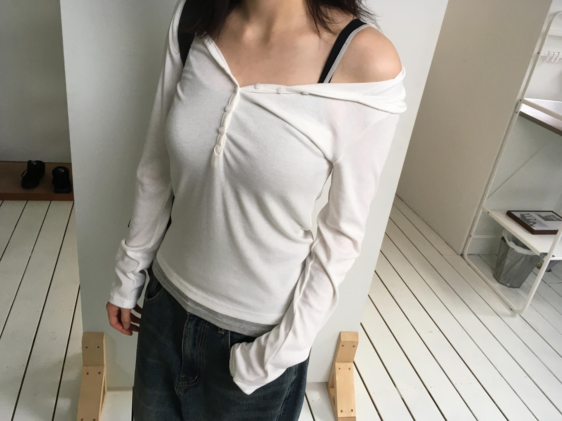 henley neck loose fit hood