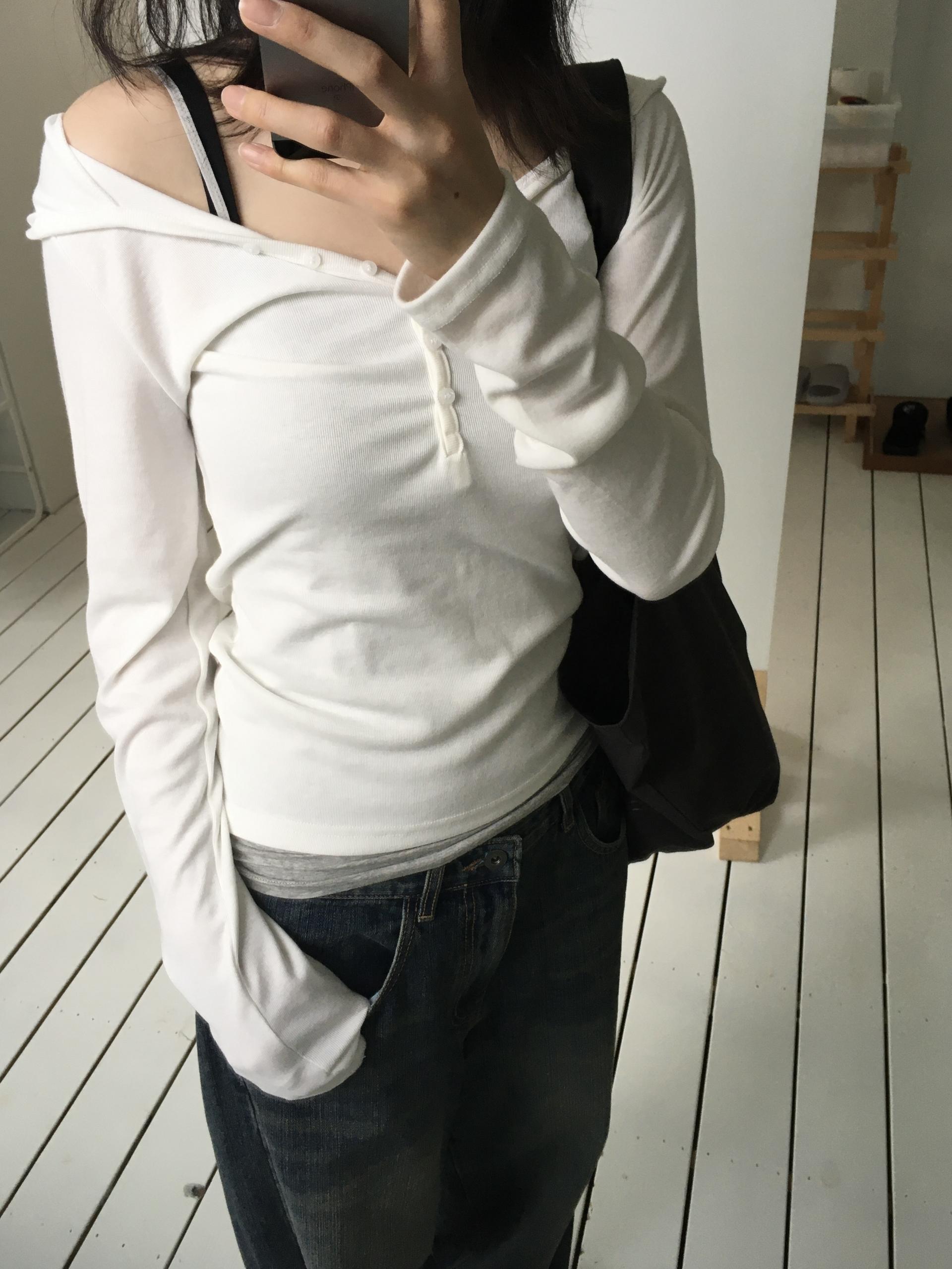 henley neck loose fit hood