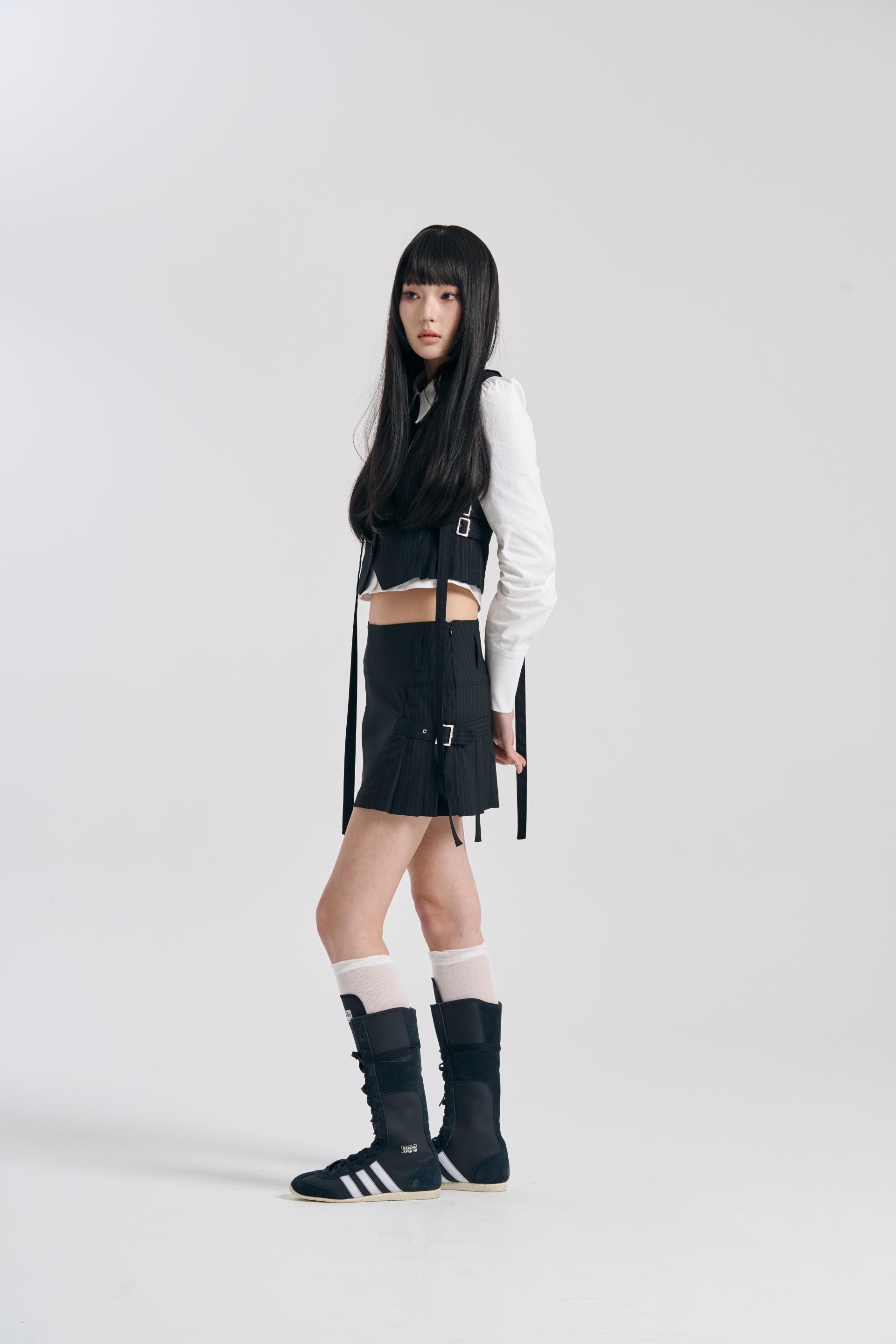 [SIGNATURE] PLEATS BELT SKIRT BLACK