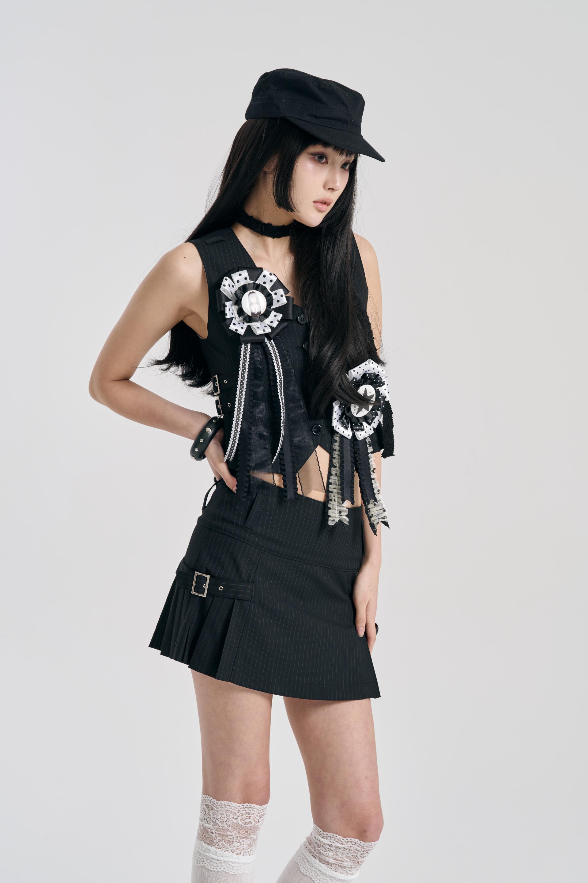 [SIGNATURE] STRAP PLEATS BELT VEST BLACK