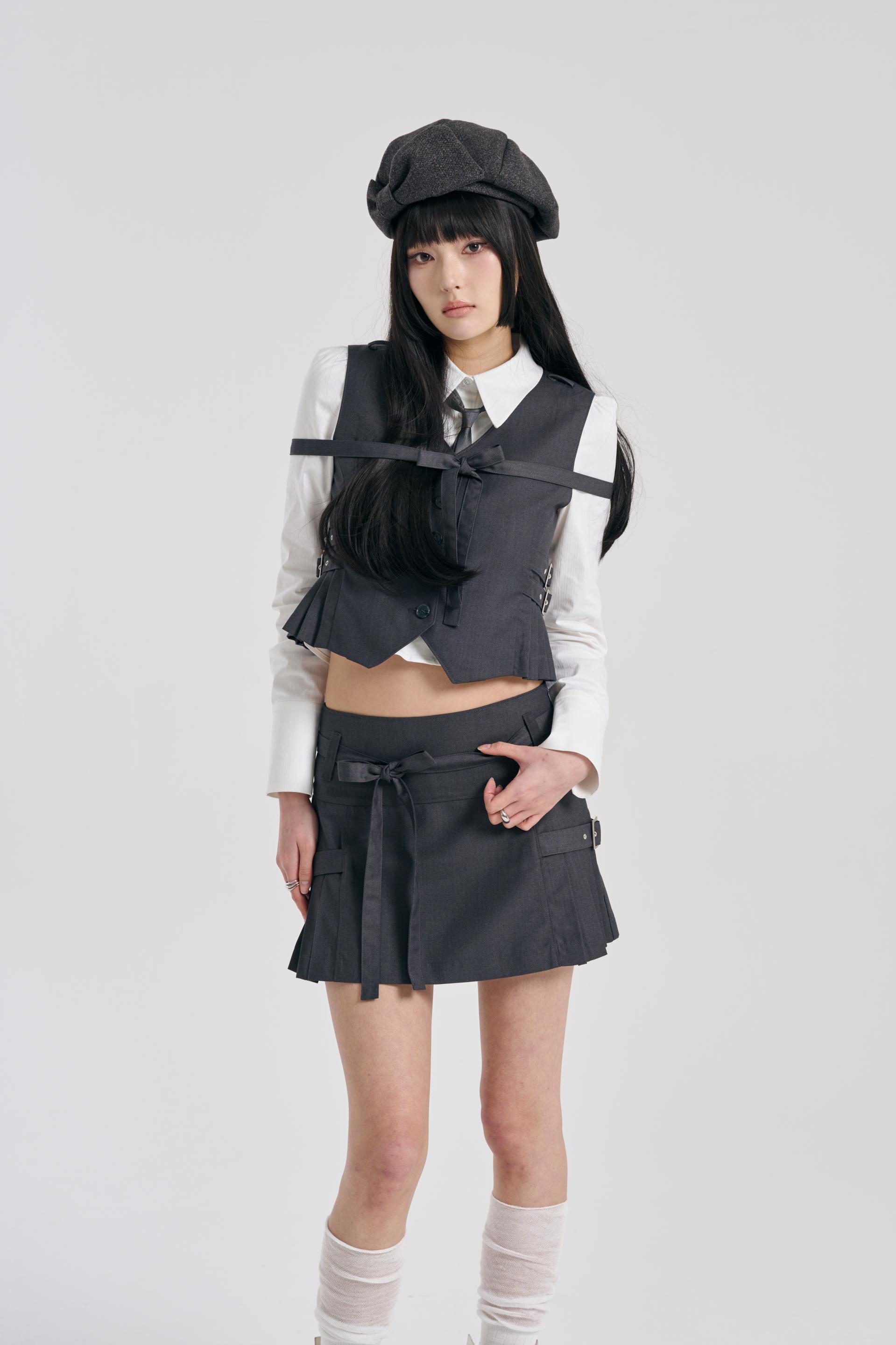 [SIGNATURE] STRAP PLEATS BELT VEST&SKIRT SET-UP CHARCOAL