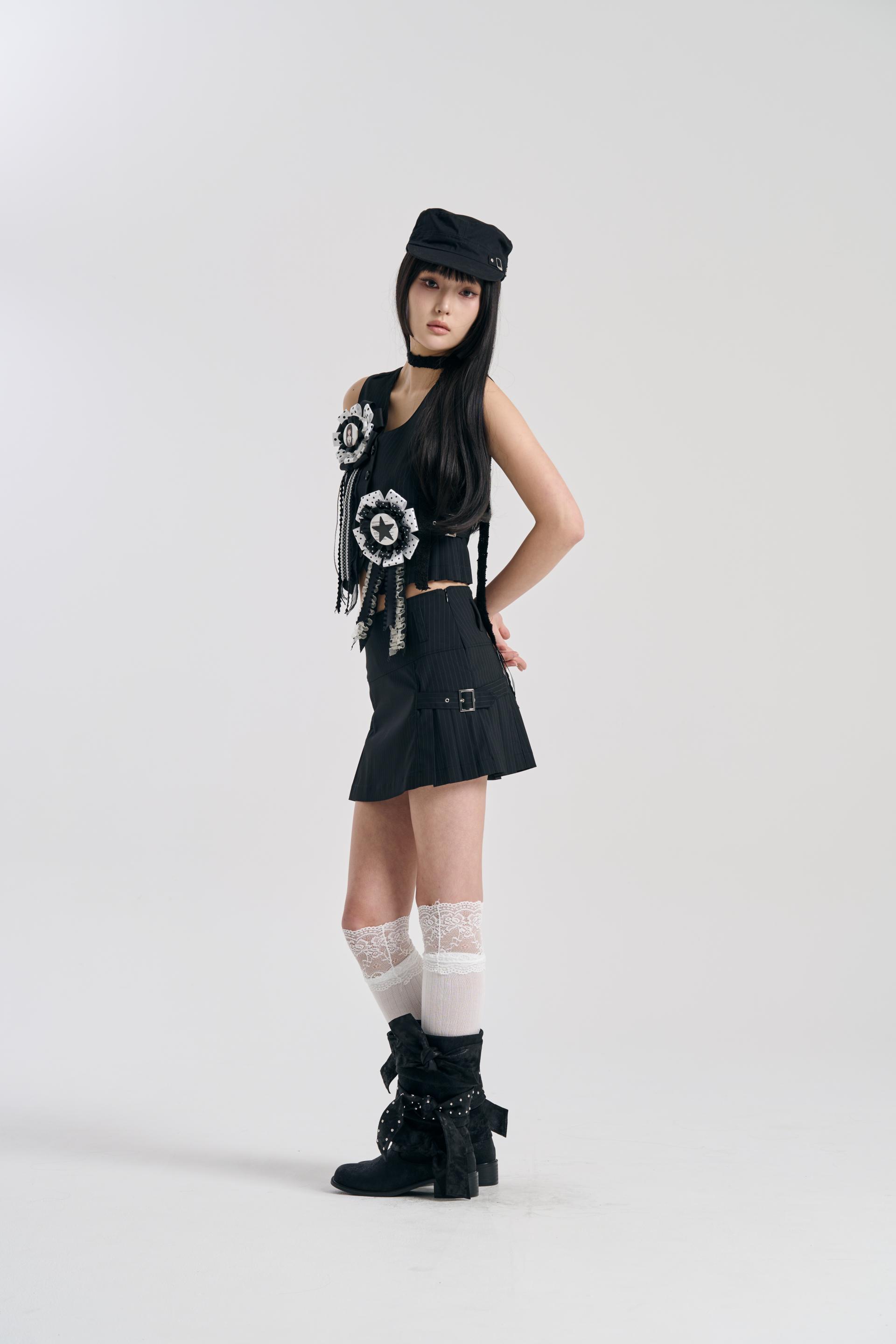 [SIGNATURE] STRAP PLEATS BELT VEST BLACK